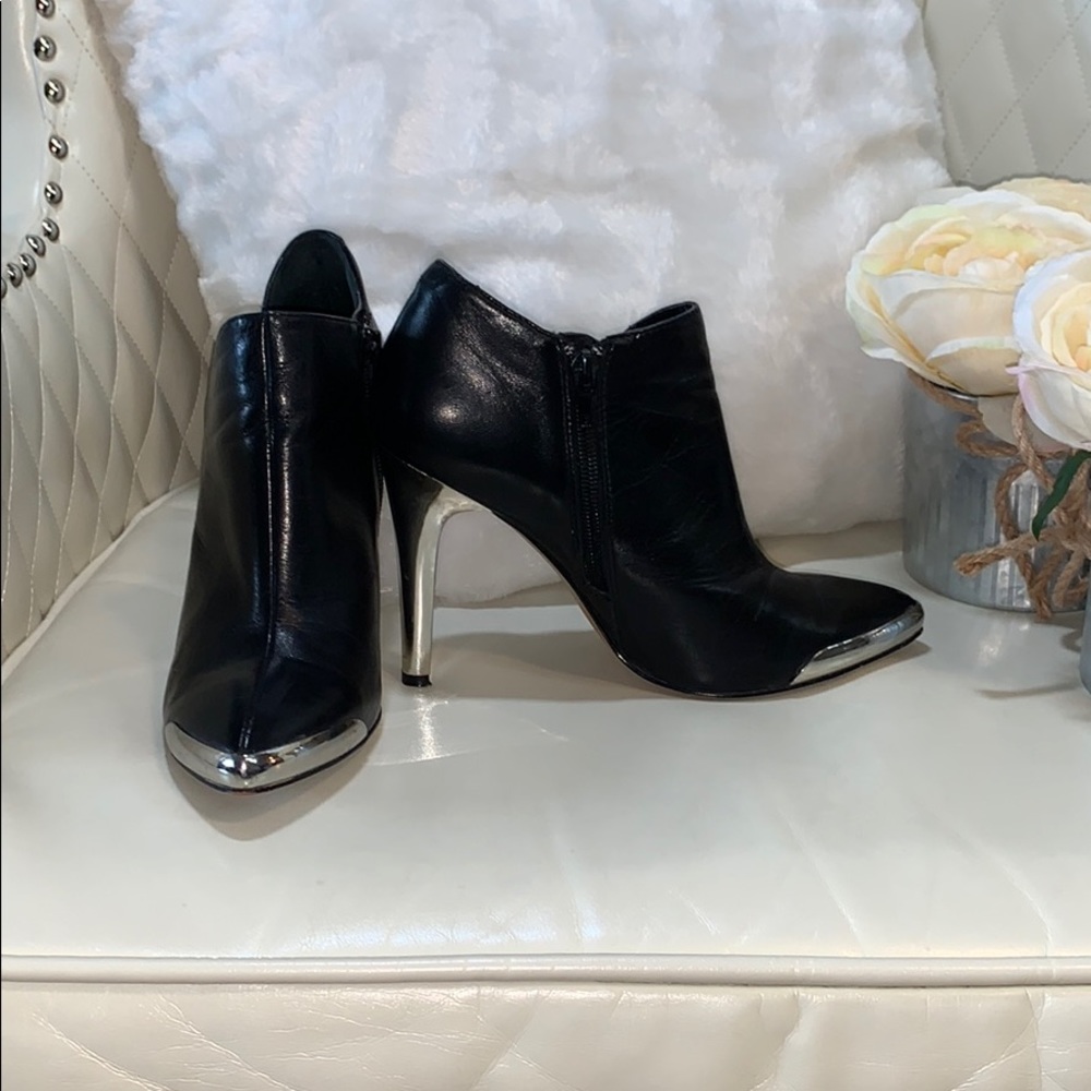 Chinese Laundry shoes Size 6.5 Black with silver